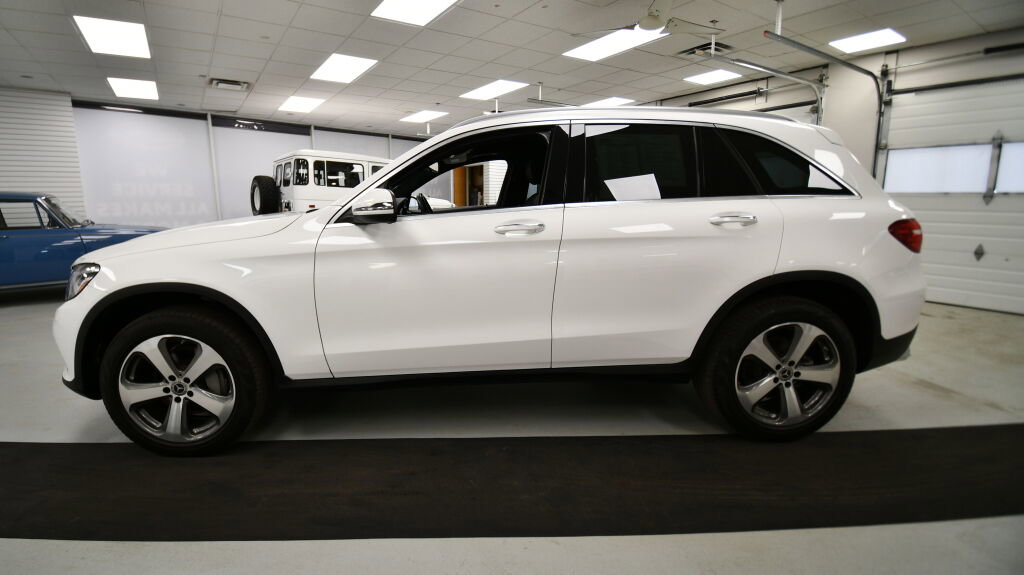 Used 2019 Mercedes-Benz GLC 300 4MATIC image 4