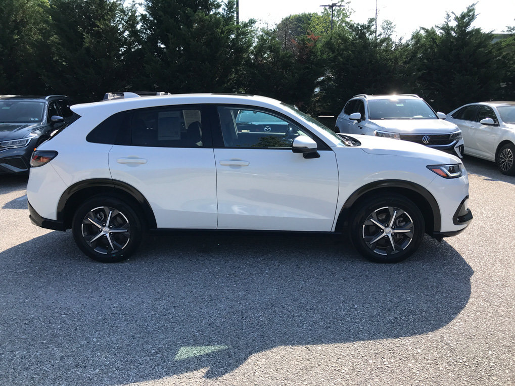 Used 2023 Honda HR-V EX-L image 9