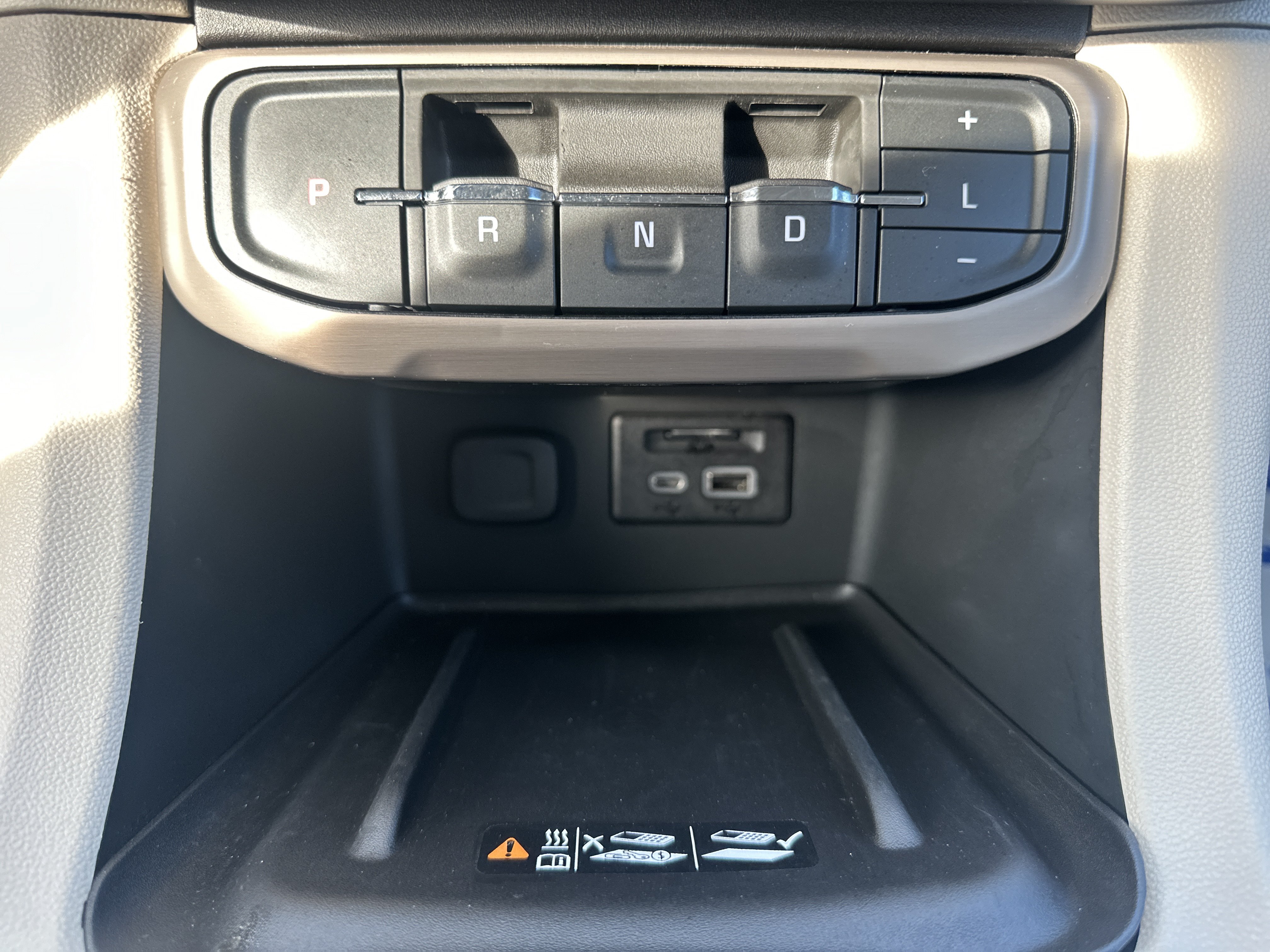 Used 2023 GMC Acadia Denali AWD/4WD image 16