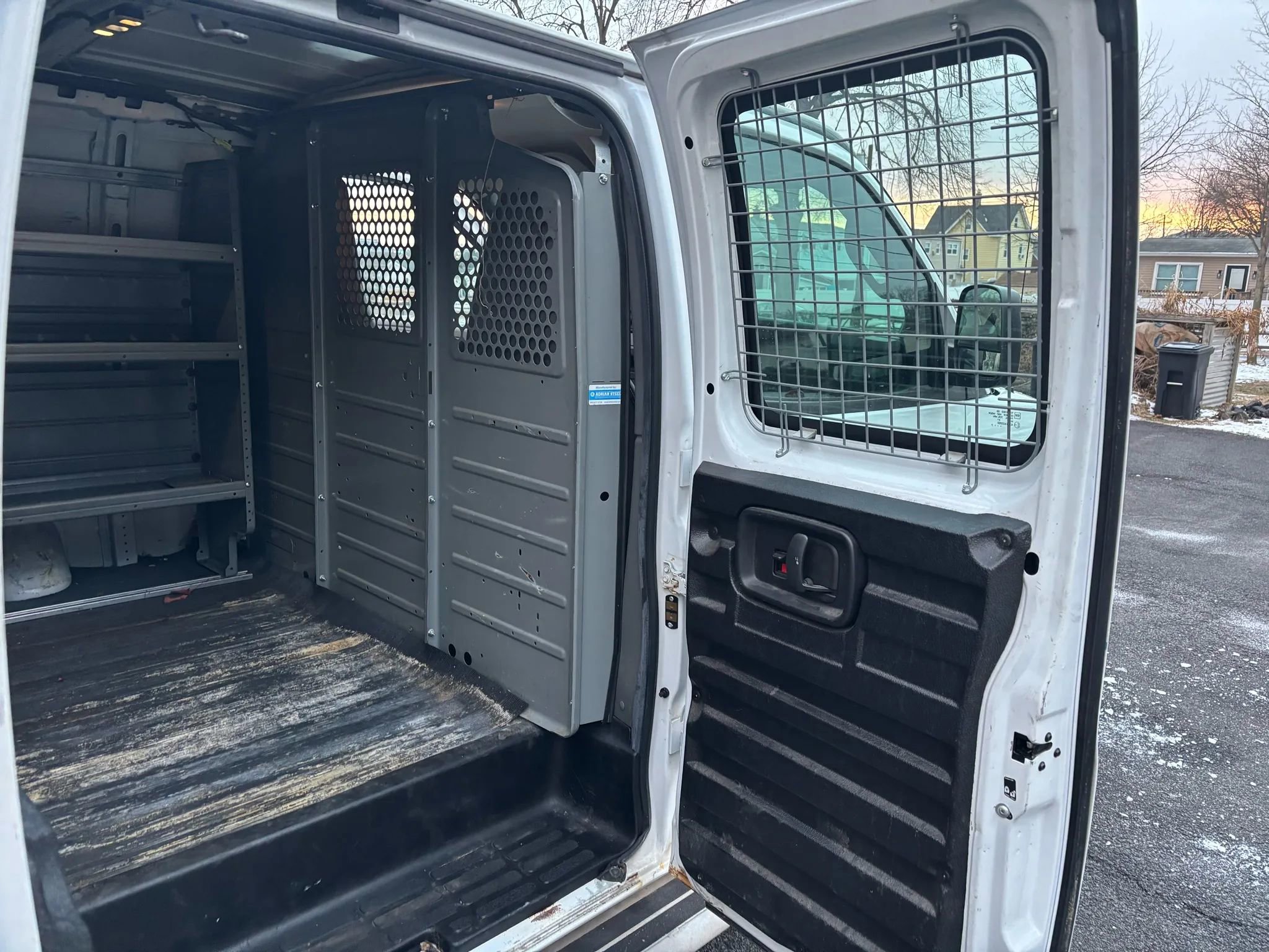 Used 2017 GMC Savana 2500 image 21