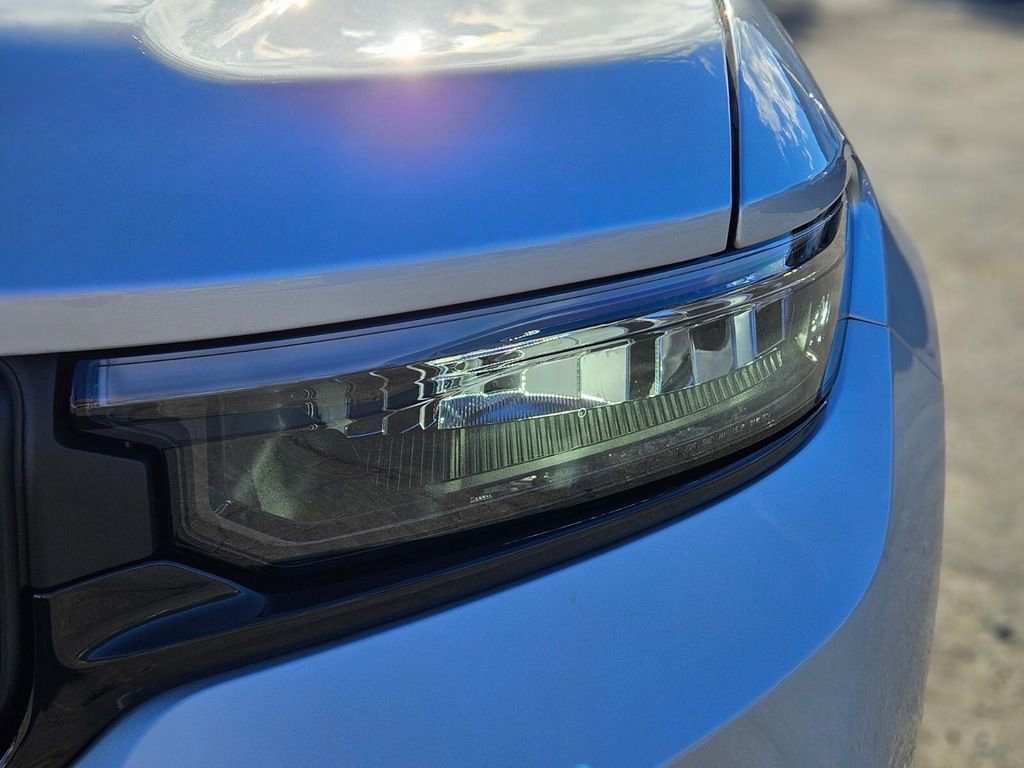 New 2025 Jeep Grand Cherokee Altitude image 10