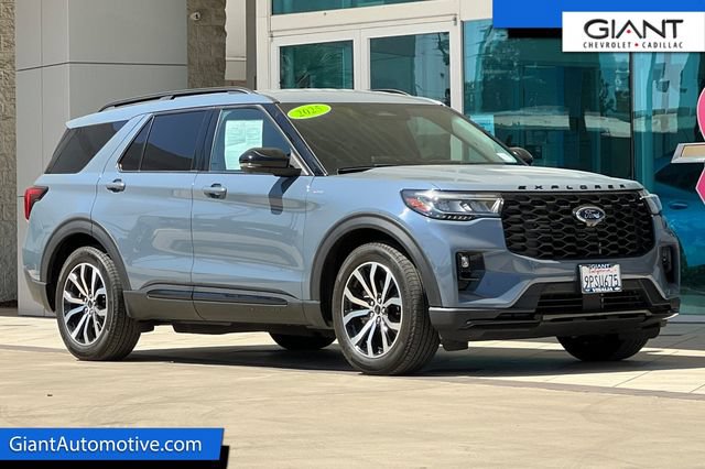 Used 2025 Ford Explorer ST-Line RWD image 1