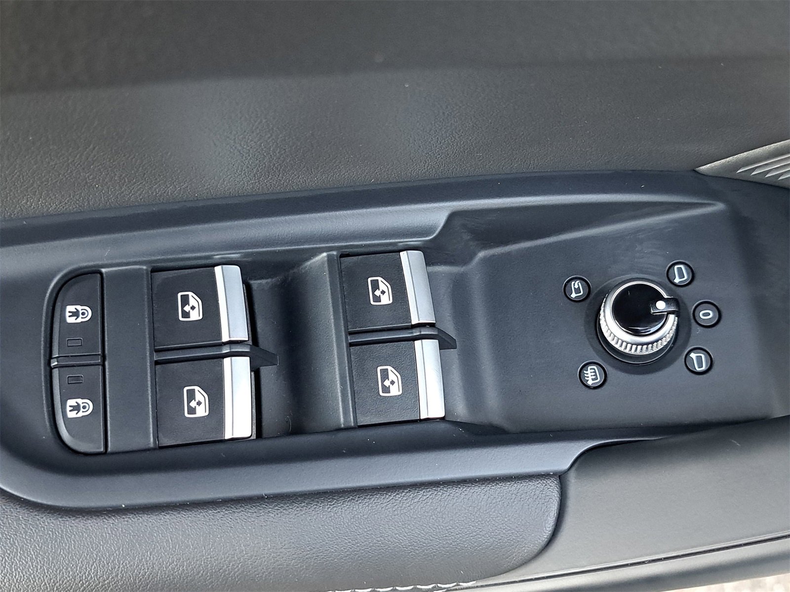 Used 2024 Audi Q5 2.0T Premium Plus w/ Premium Plus Package image 26