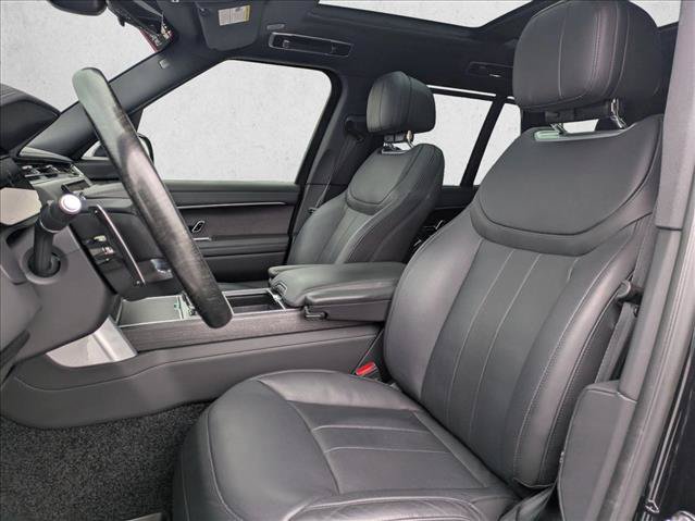 Certified 2025 Land Rover Range Rover SE AWD/4WD image 17