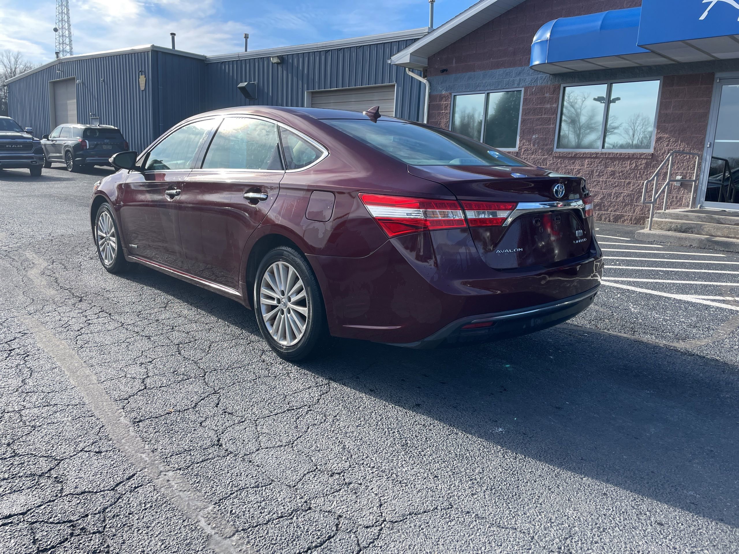 Used 2015 Toyota Avalon Limited image 4
