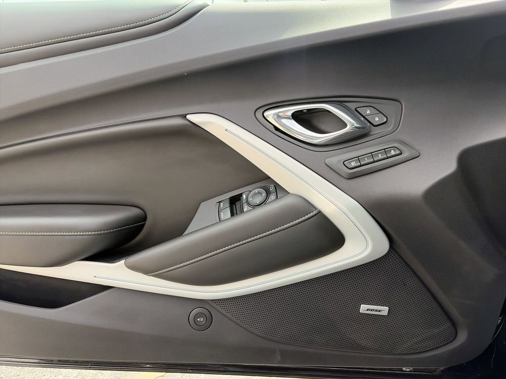 Used 2016 Chevrolet Camaro LT image 28