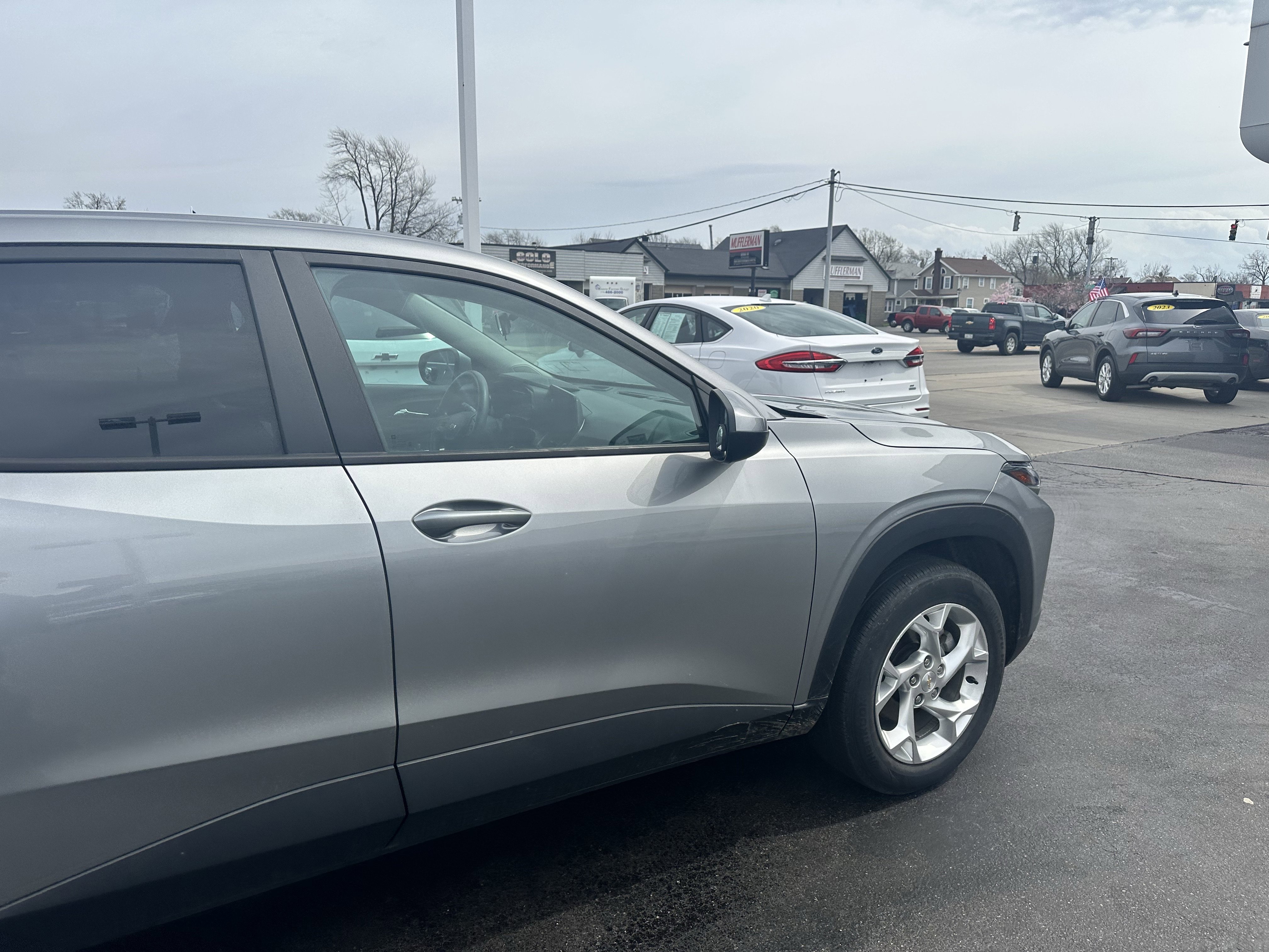 Used 2024 Chevrolet Trax LS w/ LS Convenience Package image 10