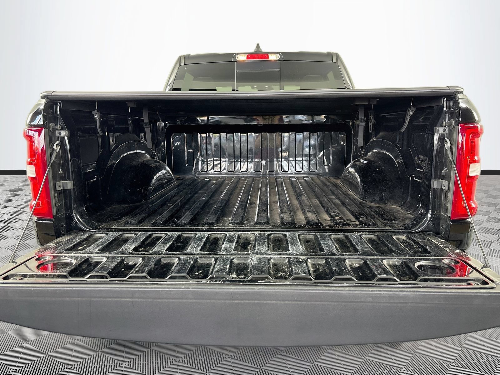 Used 2025 RAM 1500 Big Horn AWD/4WD image 25