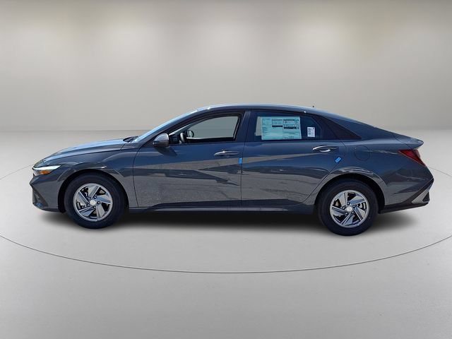 New 2026 Hyundai Elantra SE FWD image 4