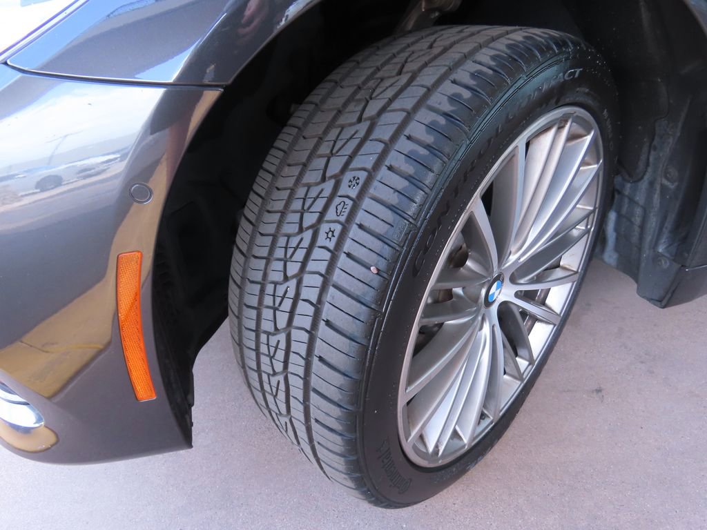 Used 2020 BMW 530e w/ Convenience Package RWD image 14