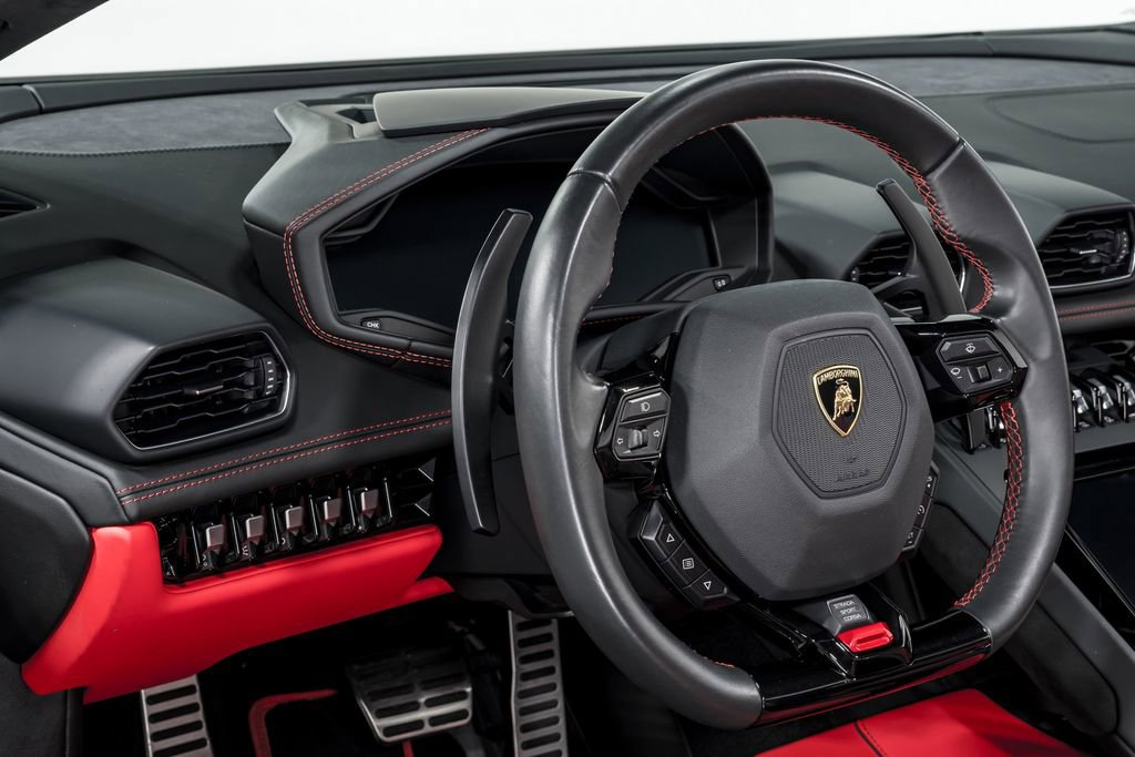Used 2022 Lamborghini Huracan EVO RWD image 13