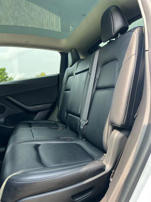 Used 2022 Tesla Model Y Long Range image 5