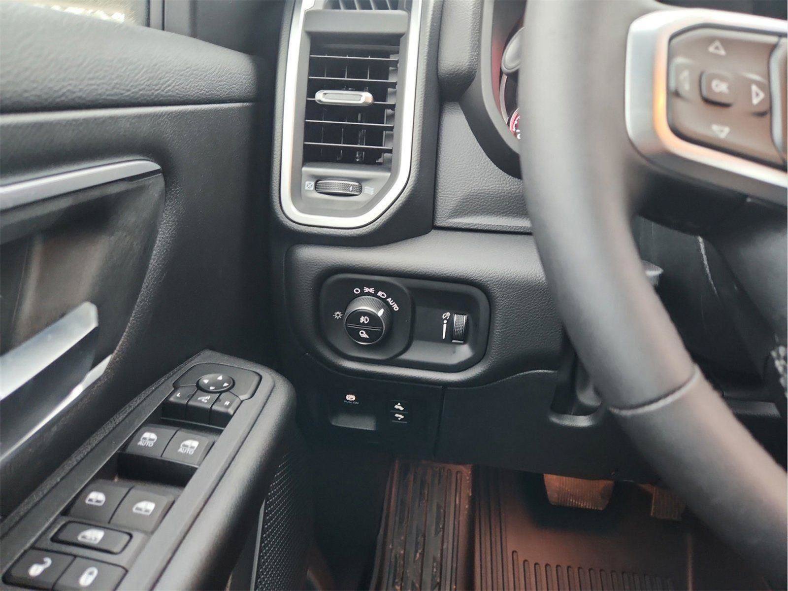 New 2026 RAM 1500 Lone Star AWD/4WD image 18