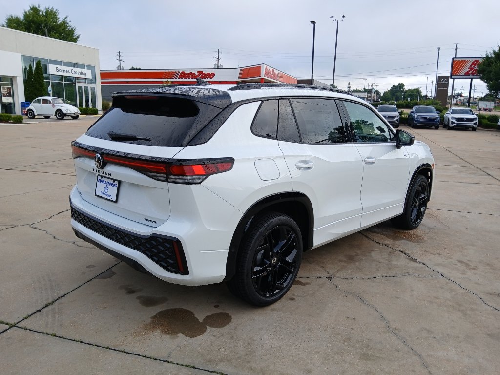 New 2026 Volkswagen Tiguan SE R-Line AWD/4WD image 8