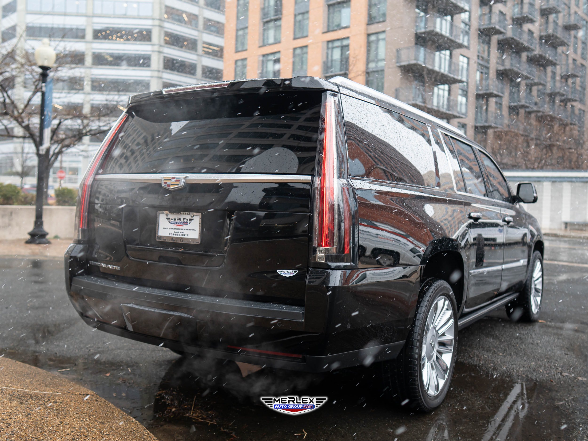 Used 2019 Cadillac Escalade ESV Platinum AWD/4WD image 7