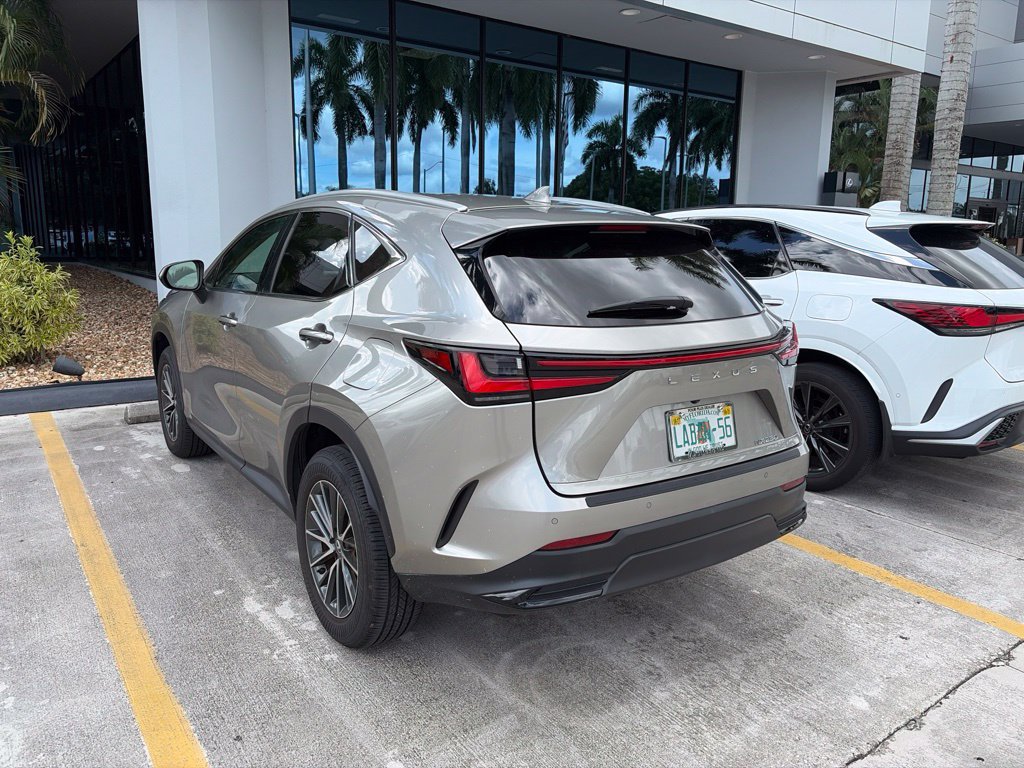 Certified 2025 Lexus NX 250 FWD w/ Accessory Package (Z2) image 4