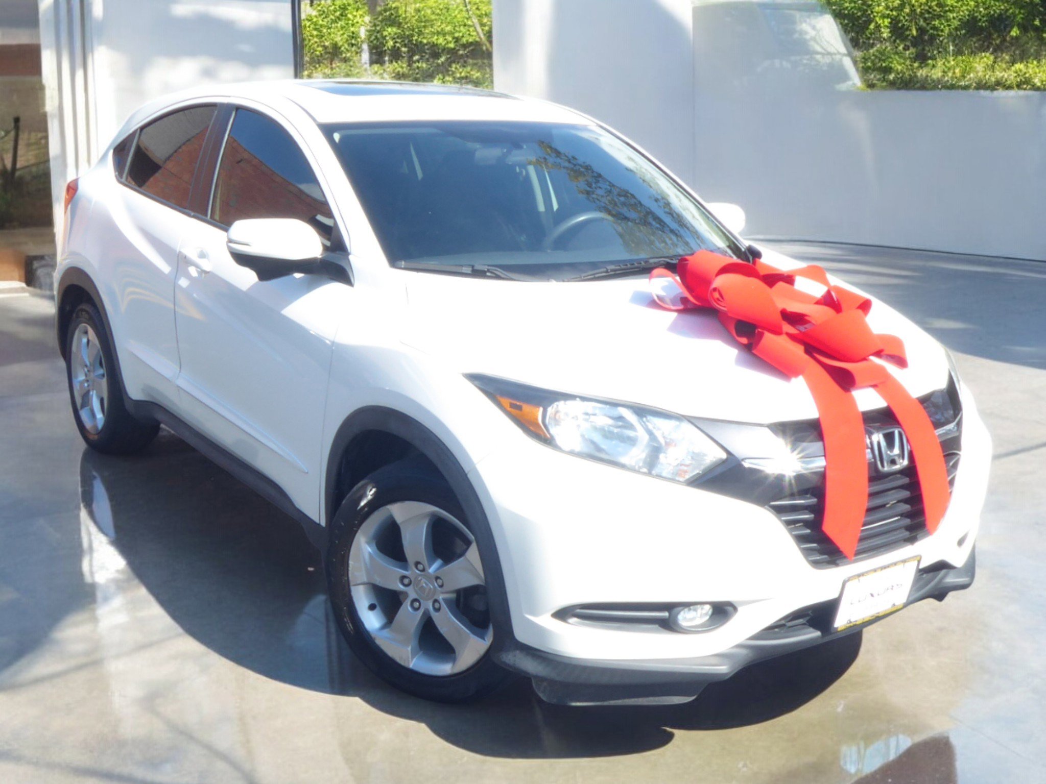 Used 2016 Honda HR-V EX image 2