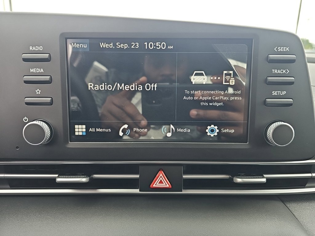 New 2026 Hyundai Elantra SE FWD image 18