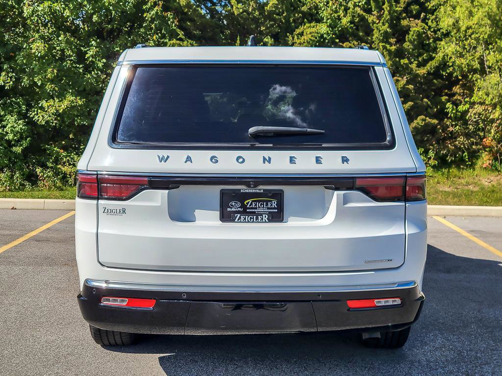 Used 2024 Jeep Wagoneer L Series II w/ Flexible Seating Group RWD image 5
