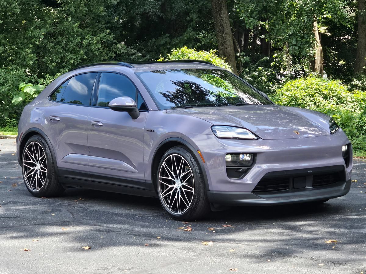 Used 2025 Porsche Macan 4 Electric AWD/4WD image 8