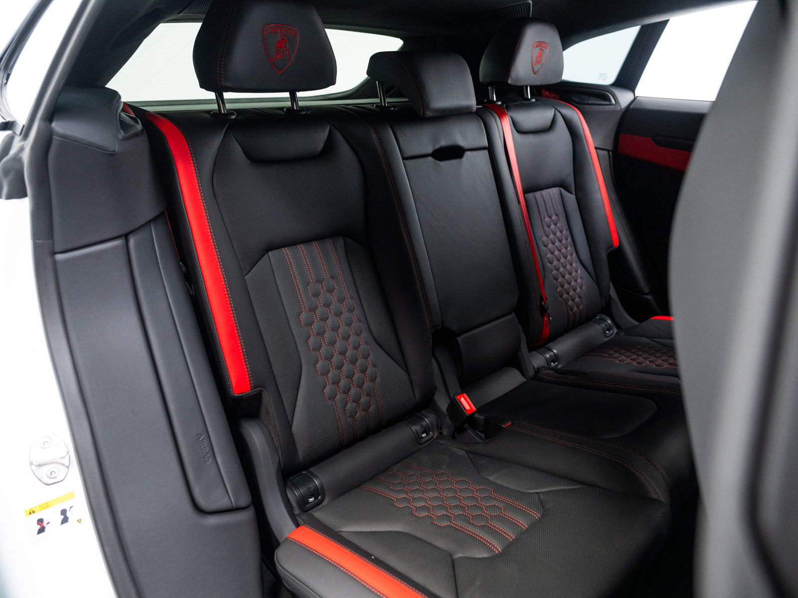 Used 2025 Lamborghini Urus SE AWD/4WD image 66