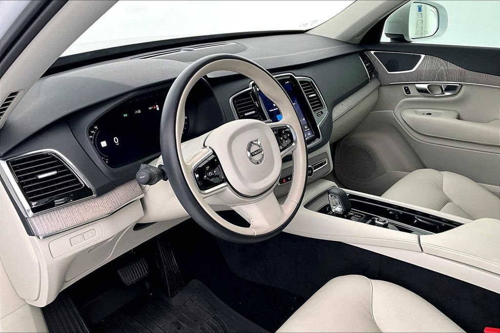 Certified 2024 Volvo XC90 T8 Plus w/ Protection Package Premier AWD/4WD image 16