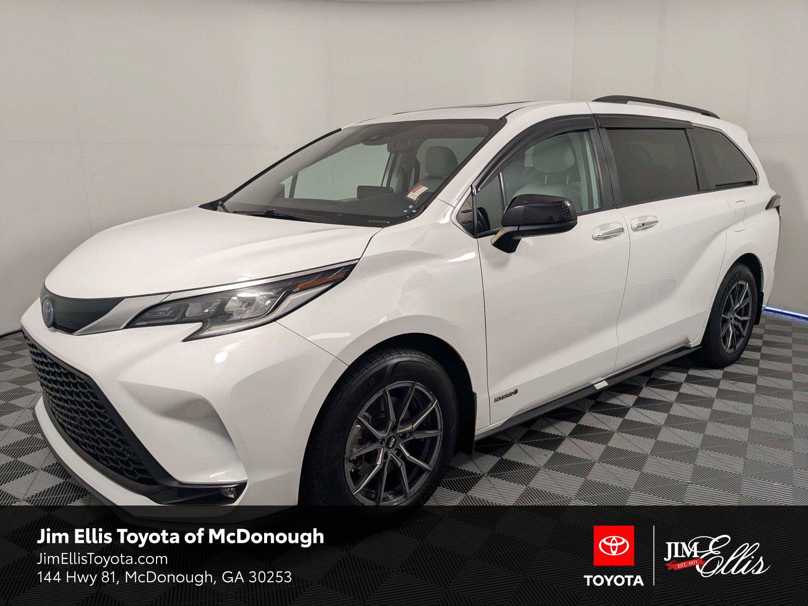 Used 2021 Toyota Sienna XSE AWD/4WD image 1