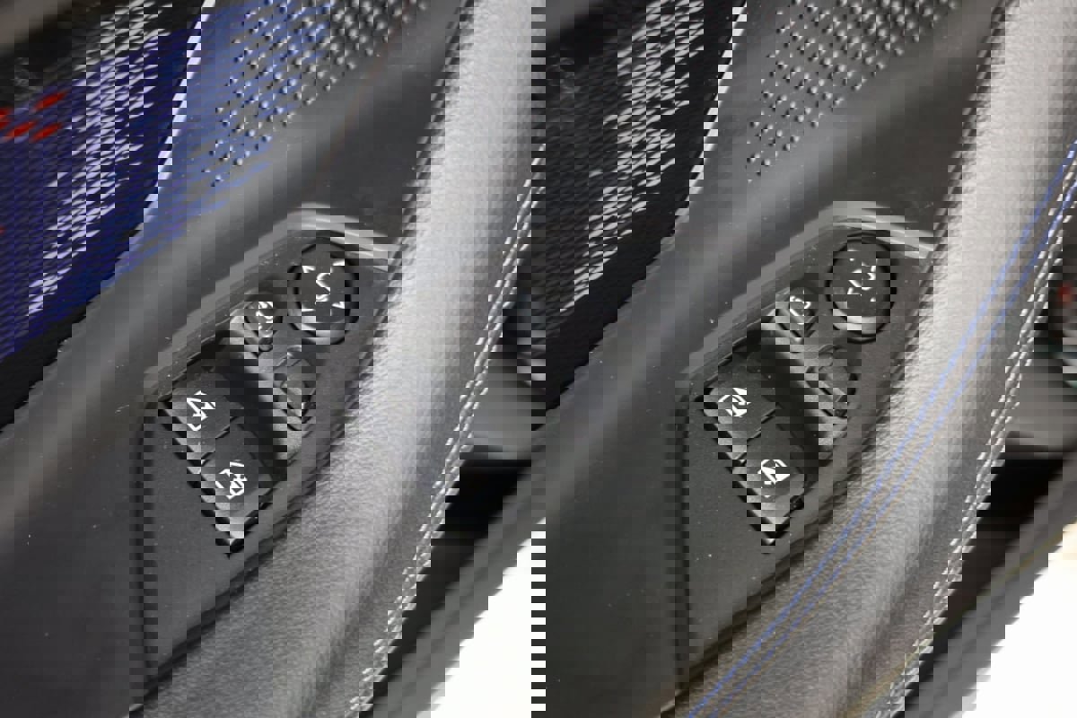 Used 2024 BMW M2 w/ Lighting Package image 22