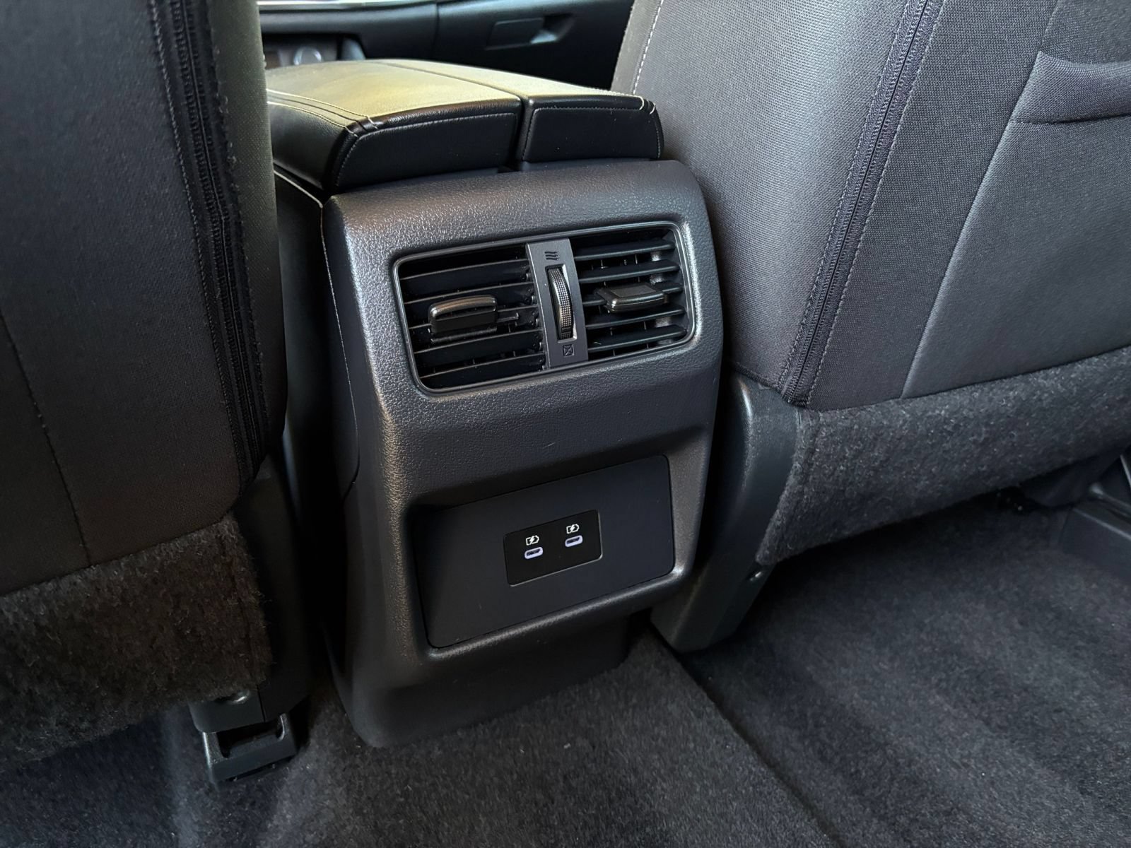 Used 2025 Nissan Rogue SV FWD image 24