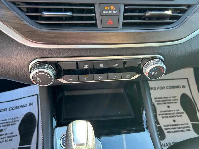 Used 2023 Nissan Altima 2.5 SV FWD image 19