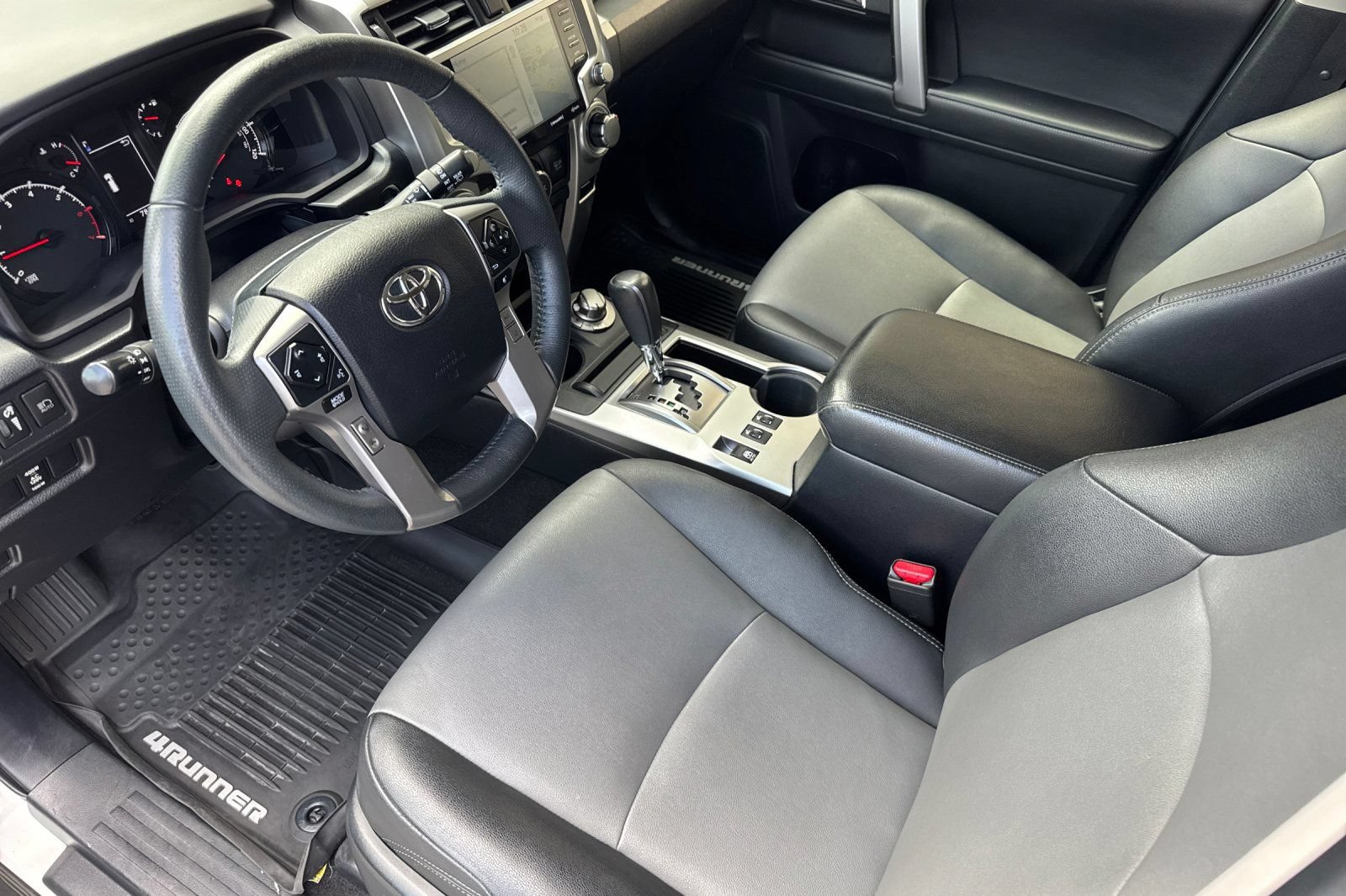 Used 2020 Toyota 4Runner SR5 Premium AWD/4WD image 14