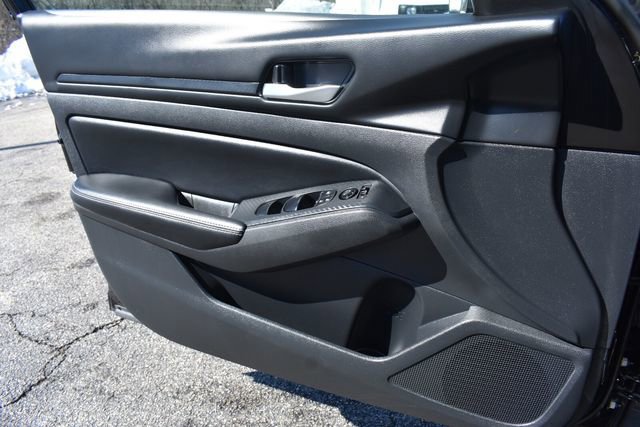 Used 2025 Nissan Altima 2.5 SV image 30