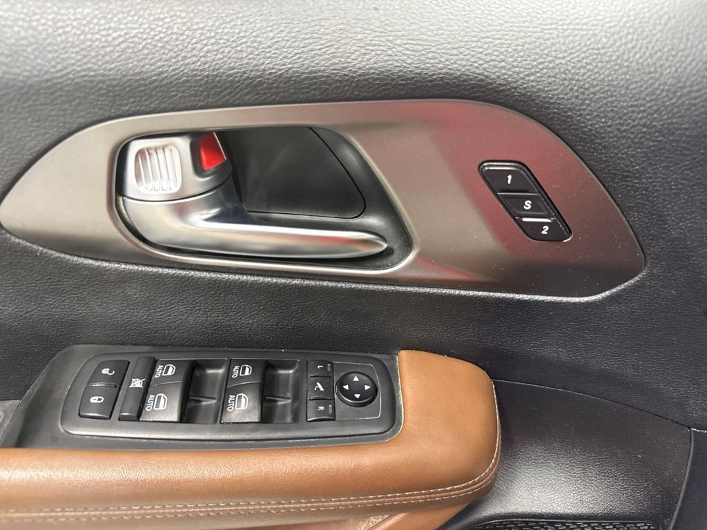 Used 2019 Chrysler Pacifica Limited w/ Advanced Safetytec Group FWD image 13