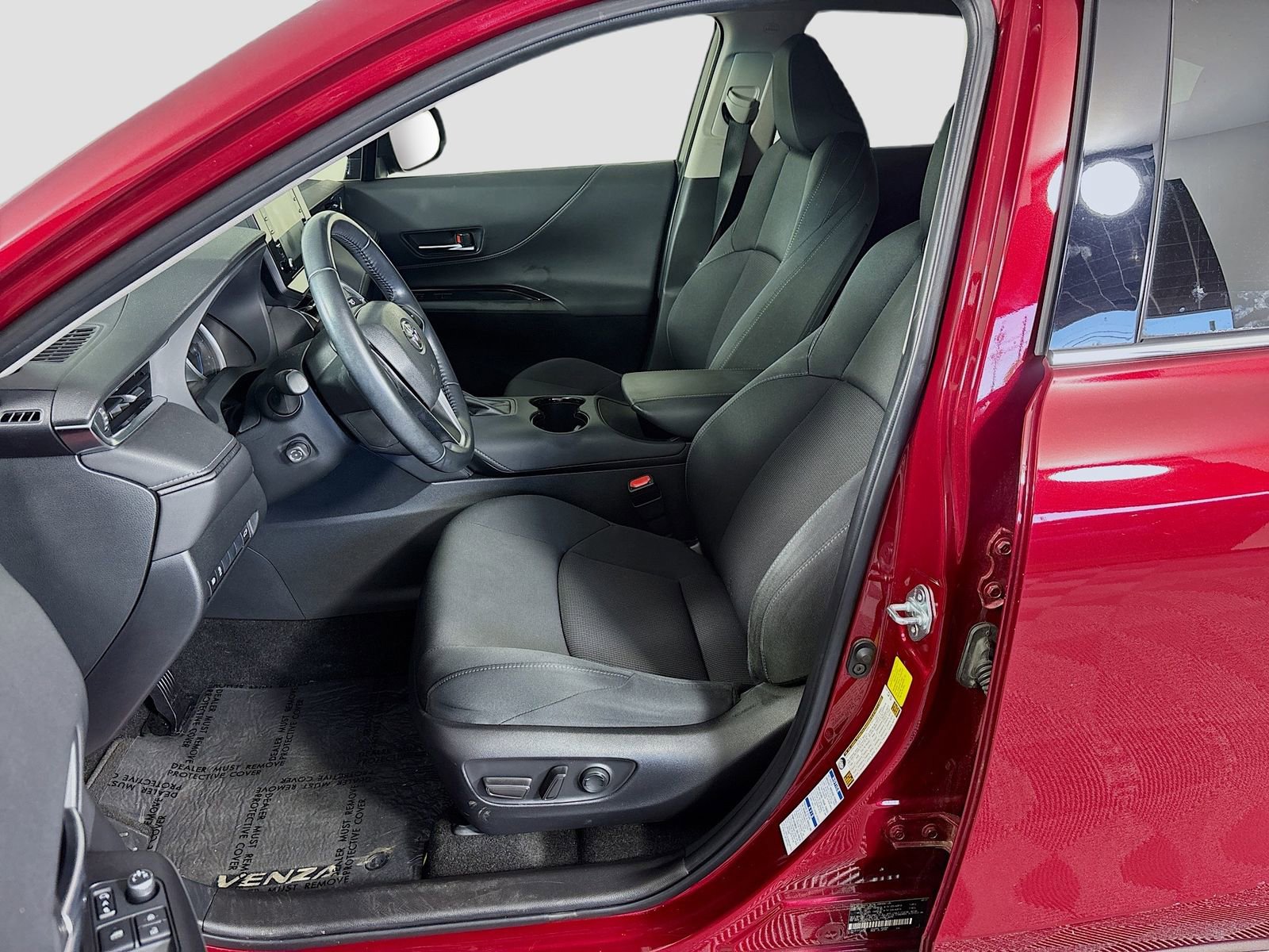 Used 2021 Toyota Venza LE AWD/4WD image 19