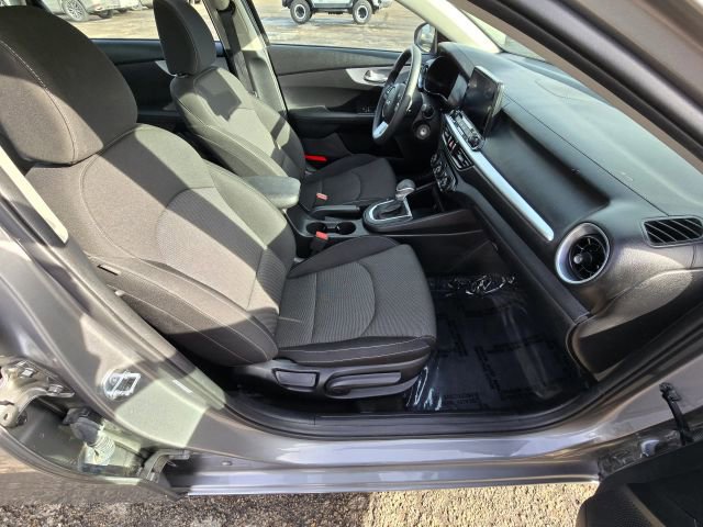 Used 2024 Kia Forte LXS image 13