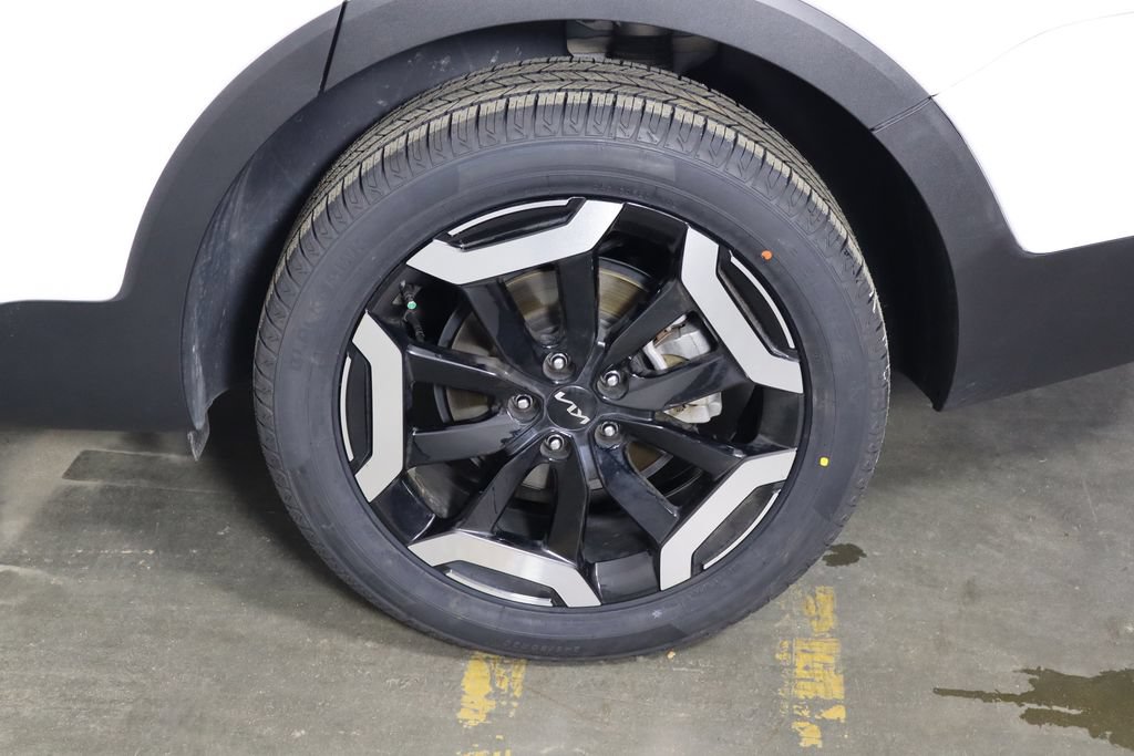 Used 2025 Kia Telluride S FWD image 45