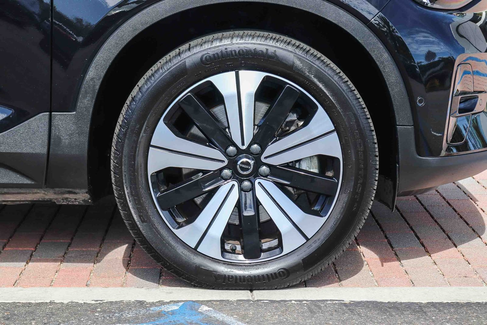 Used 2023 Volvo C40 P8 Recharge Plus AWD/4WD image 11