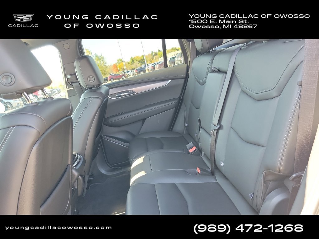 Certified 2025 Cadillac XT6 Luxury FWD image 33