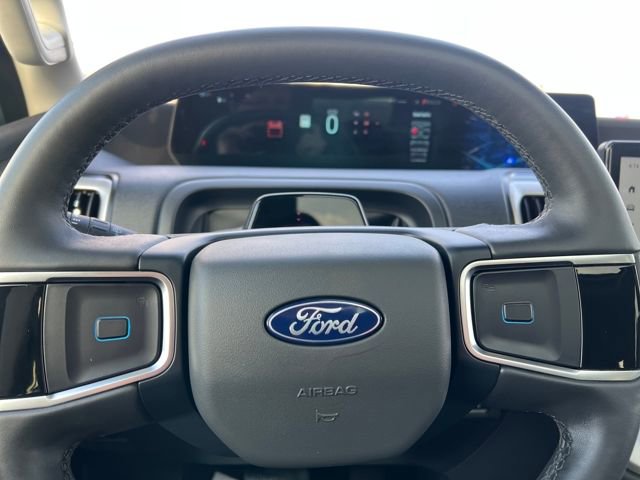 Used 2025 Ford Expedition Active AWD/4WD image 31
