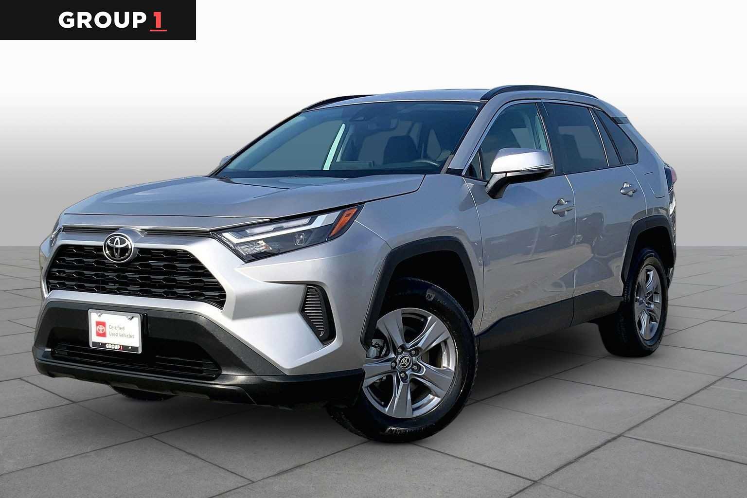 Used 2022 Toyota RAV4 XLE AWD/4WD image 1
