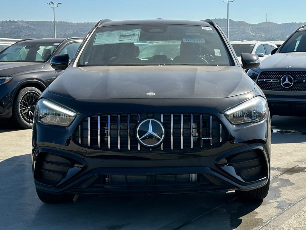 New 2025 Mercedes-Benz GLA 35 AMG 4MATIC image 4