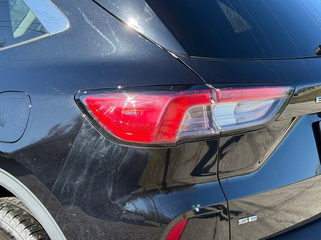 Used 2022 Ford Escape SE w/ Cold Weather Package image 11