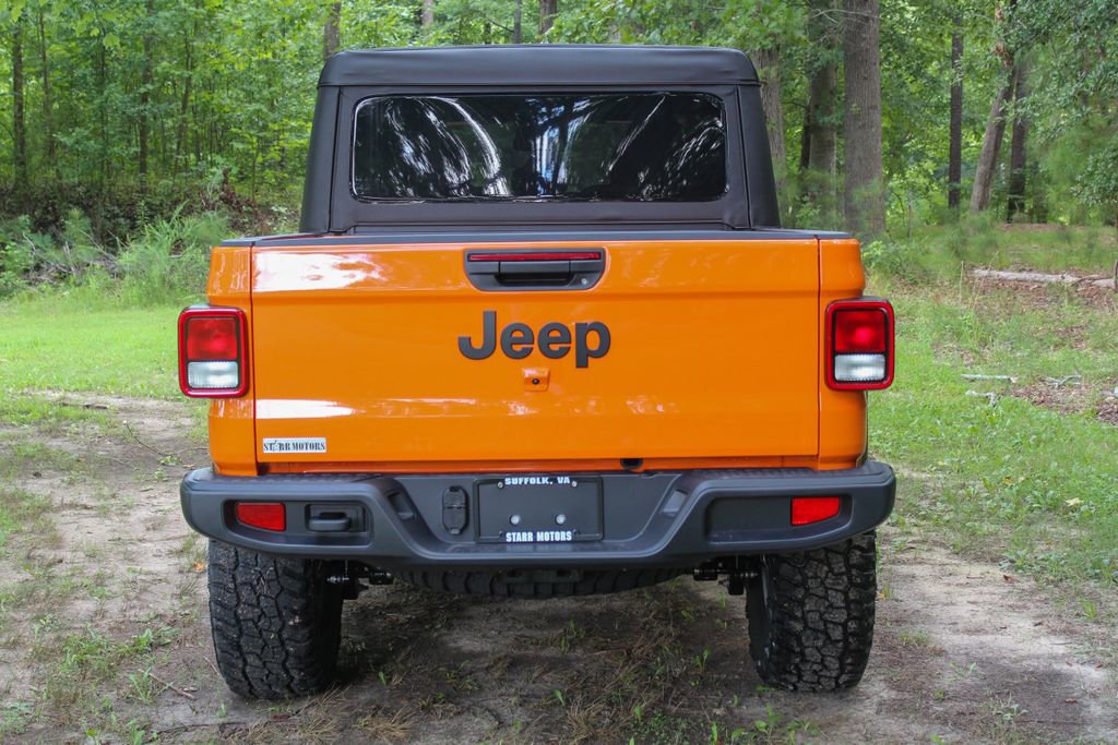 New 2025 Jeep Gladiator Sport image 4