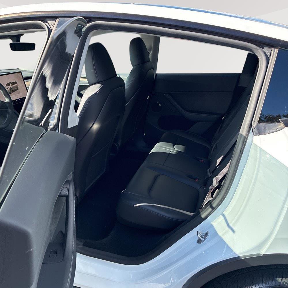 Used 2023 Tesla Model Y Long Range image 7