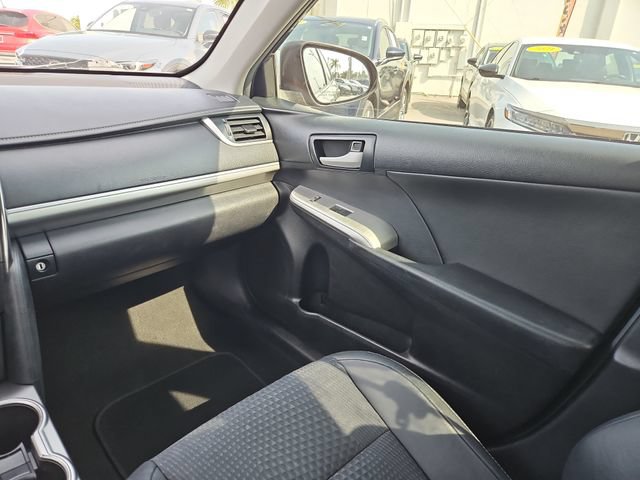 Used 2014 Toyota Camry SE FWD image 10