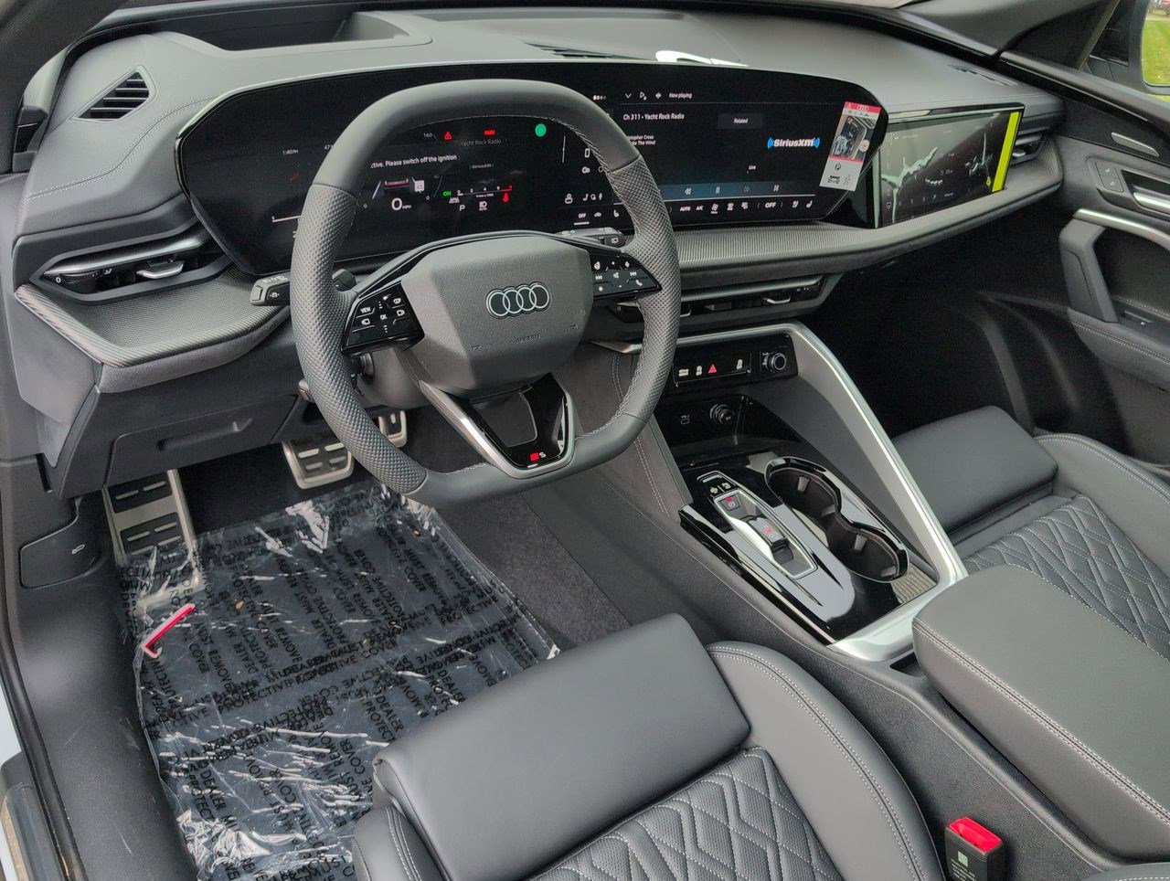 New 2025 Audi SQ5 Prestige video 2