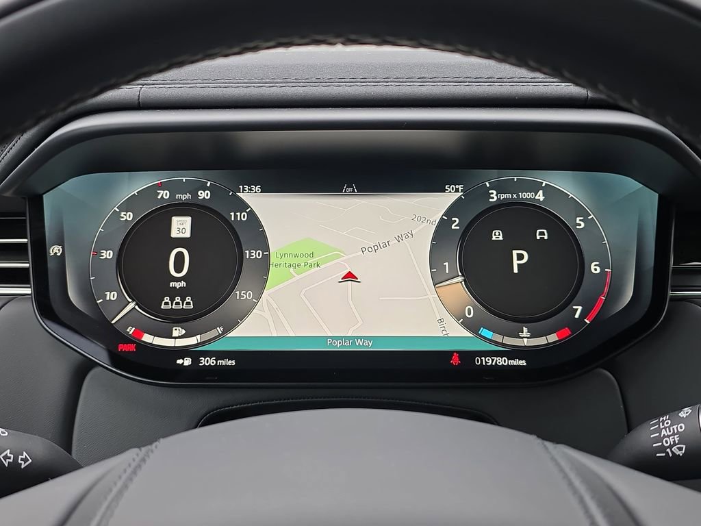 Used 2025 Land Rover Range Rover Sport SE image 22