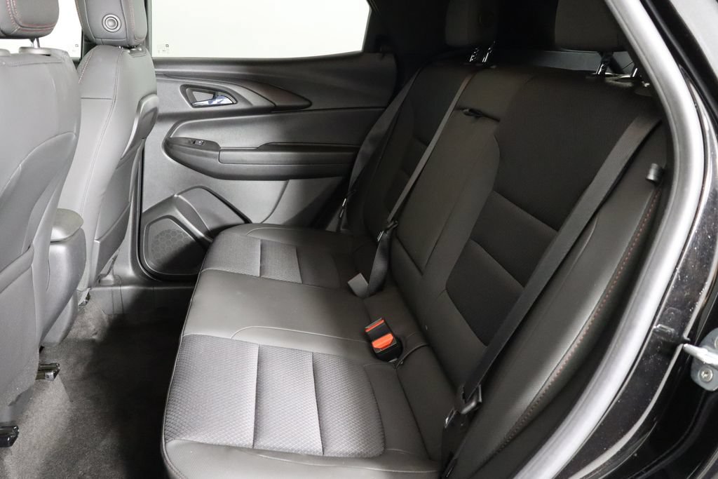 Used 2023 Chevrolet TrailBlazer RS FWD image 16