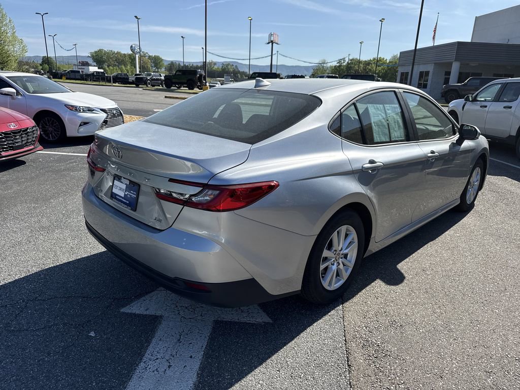 Used 2025 Toyota Camry LE FWD image 7