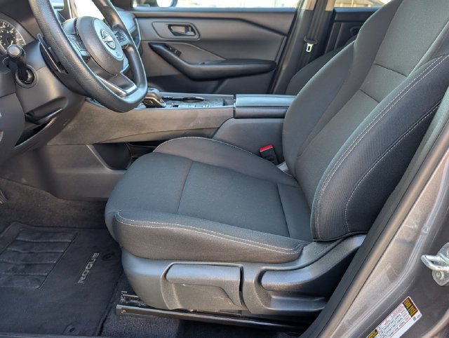 Used 2024 Nissan Rogue S FWD image 12